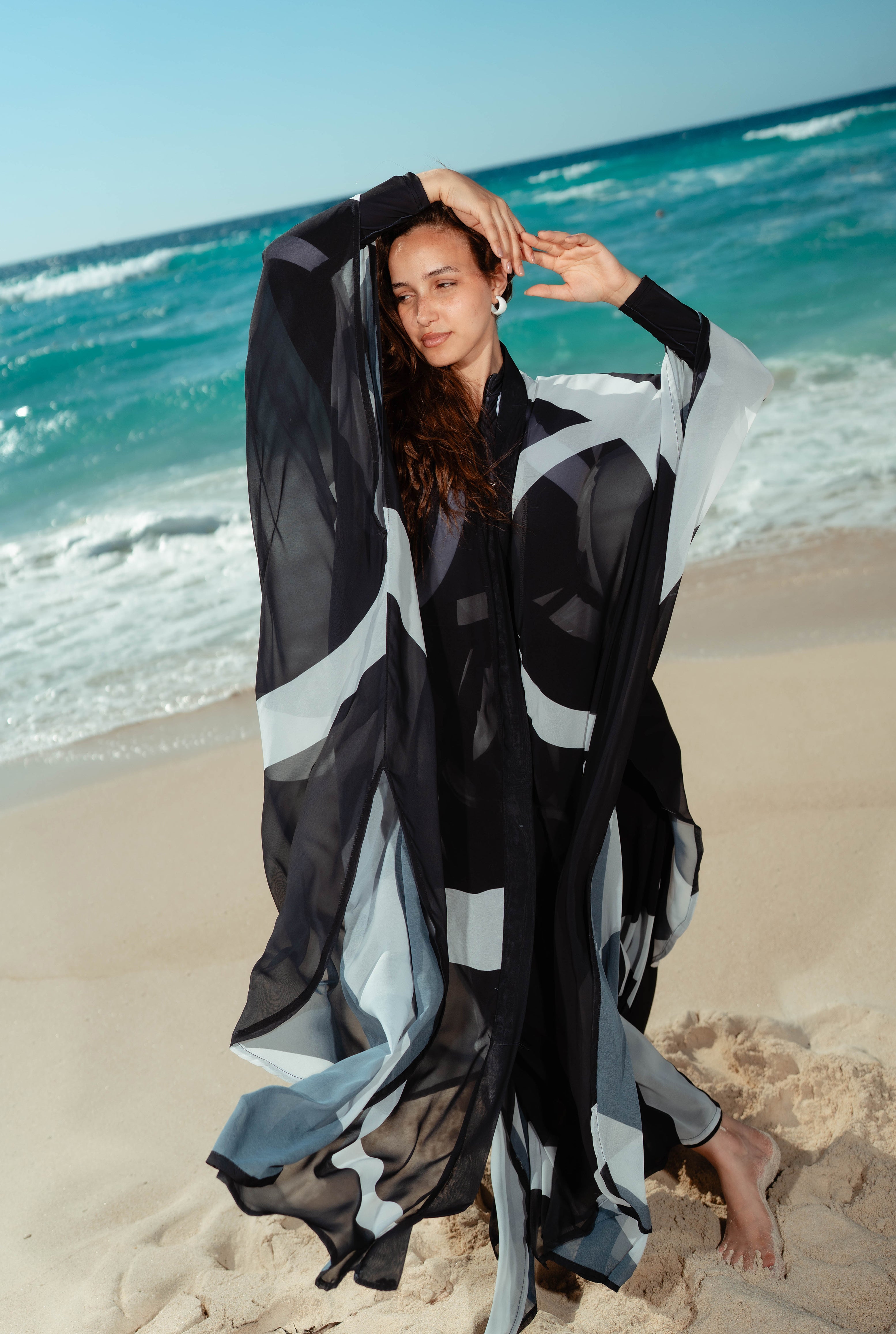 Abstract Geometric Kimono Beach Kaftan – Black & White